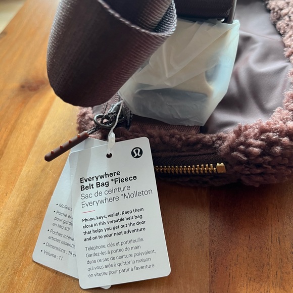 Lululemon Everywhere Belt Bag 1L in Chocolate Fleece NWT - Picture 7 of 7